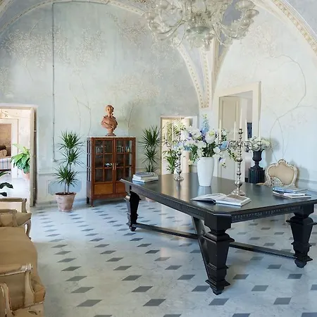 Отель Tenuta Mose Charming House & Relais Галлиполи